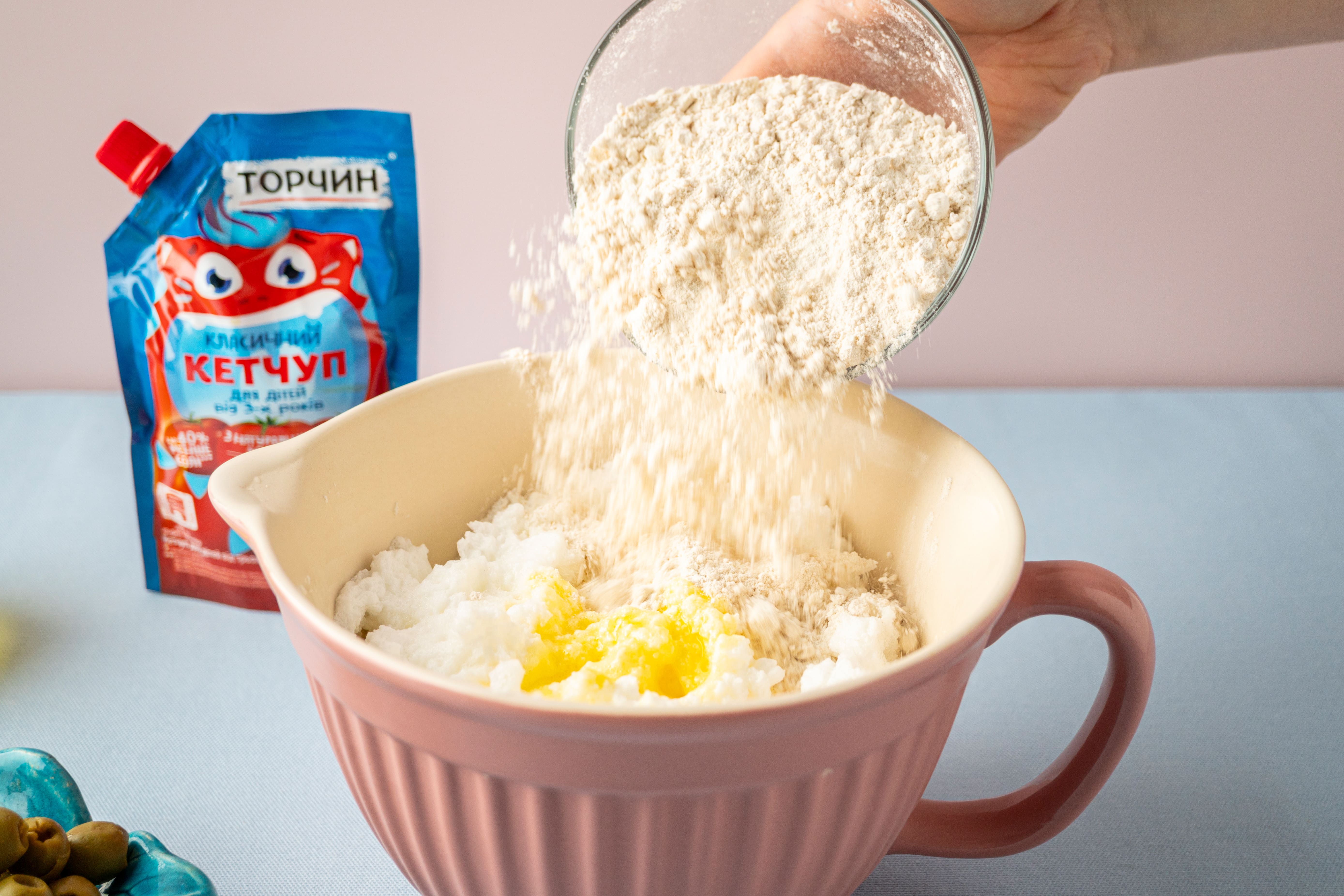 Томатний бісквіт