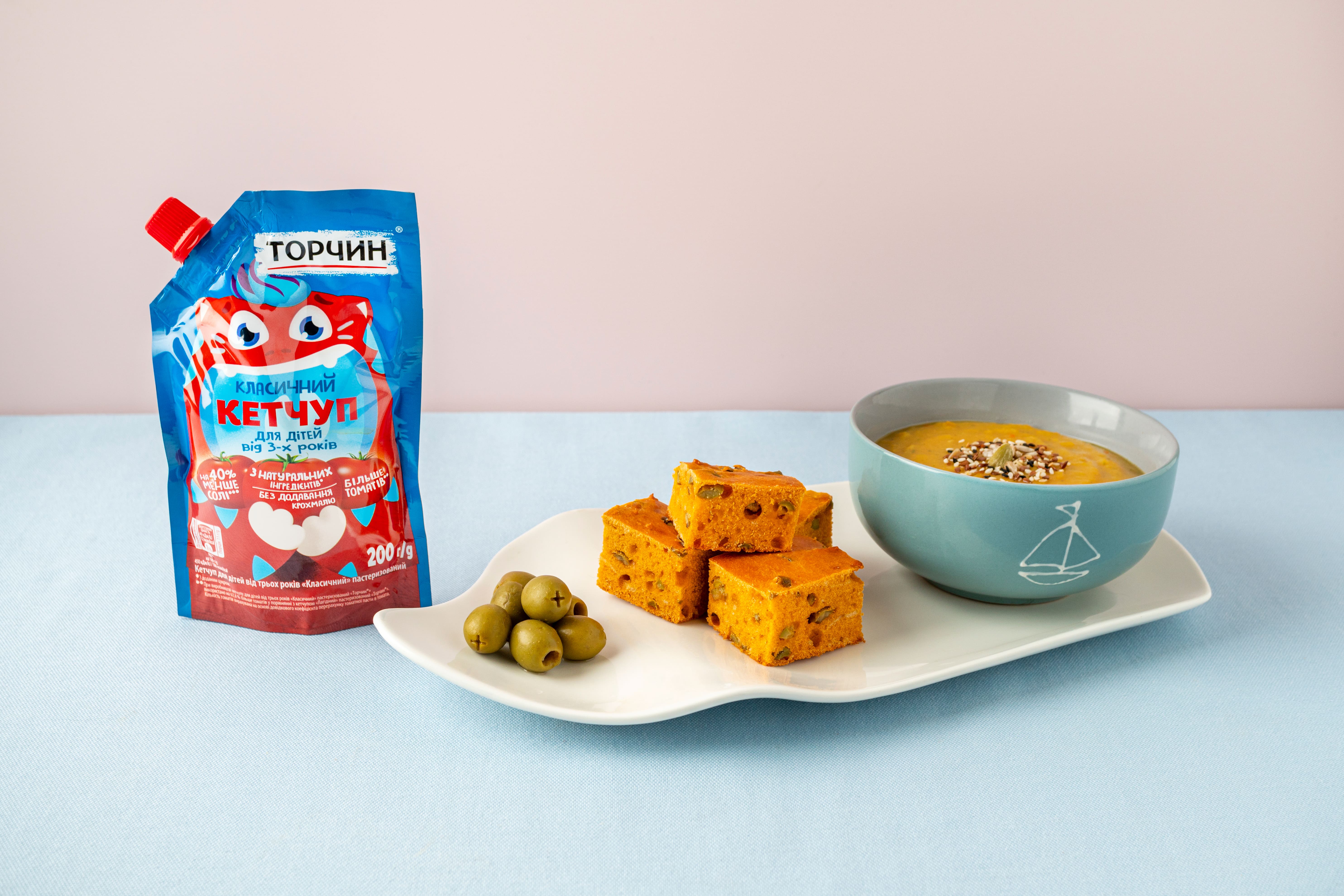 Томатний бісквіт